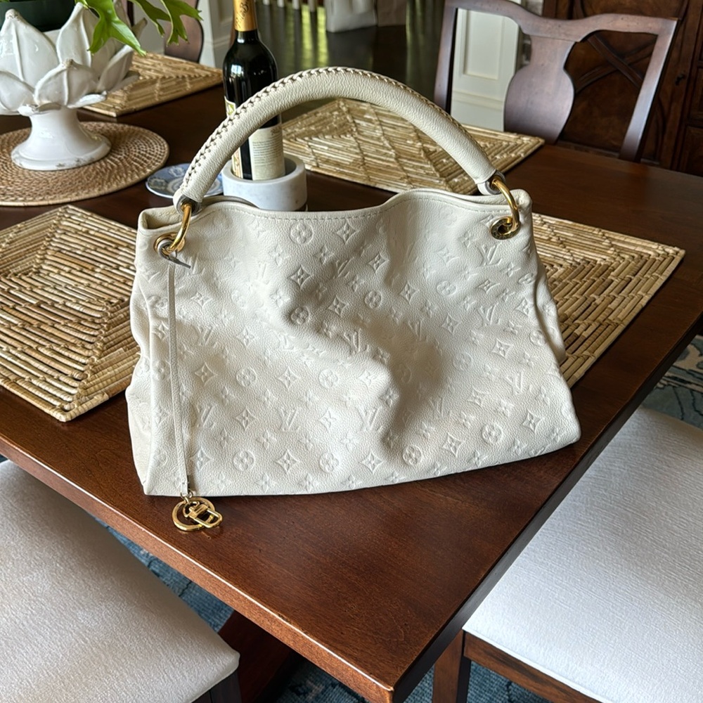 Louis Vuitton Monogram Empreinte Artsy MM